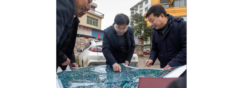 县委书记郑军平深刻西峰山版块调研城市计划扶植工作